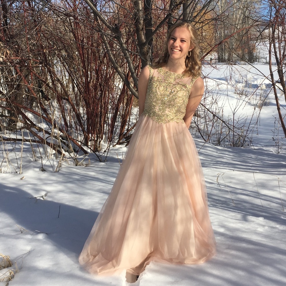 Blondie nites prom dress